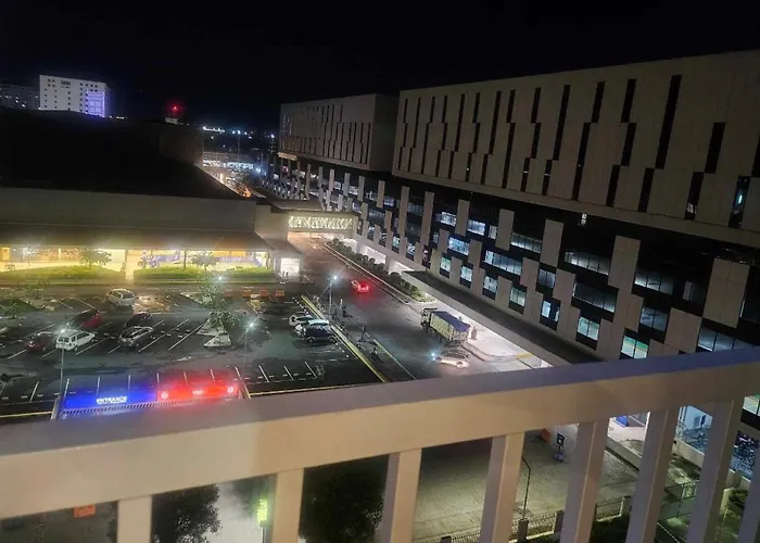 Aparthotel Shore Residences,1bedroom With Balcony Walking Distance To Mall Of And Near Airport Manila